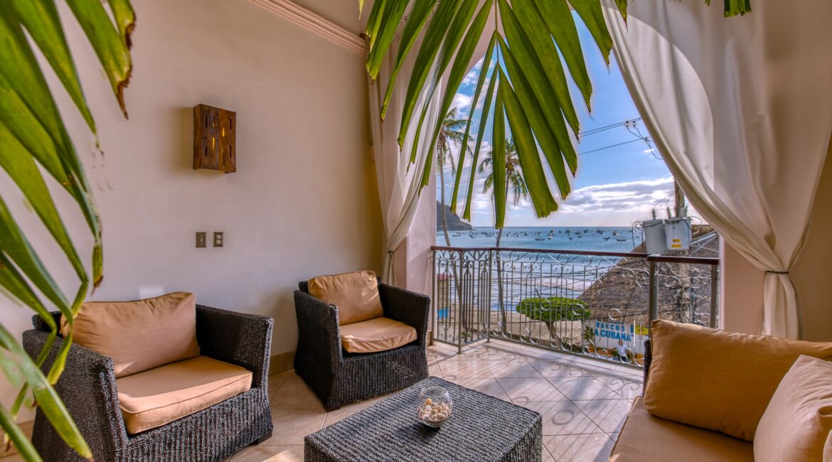 Beachfront-Hotel-Alcazar-3rd-Floor-Balcony