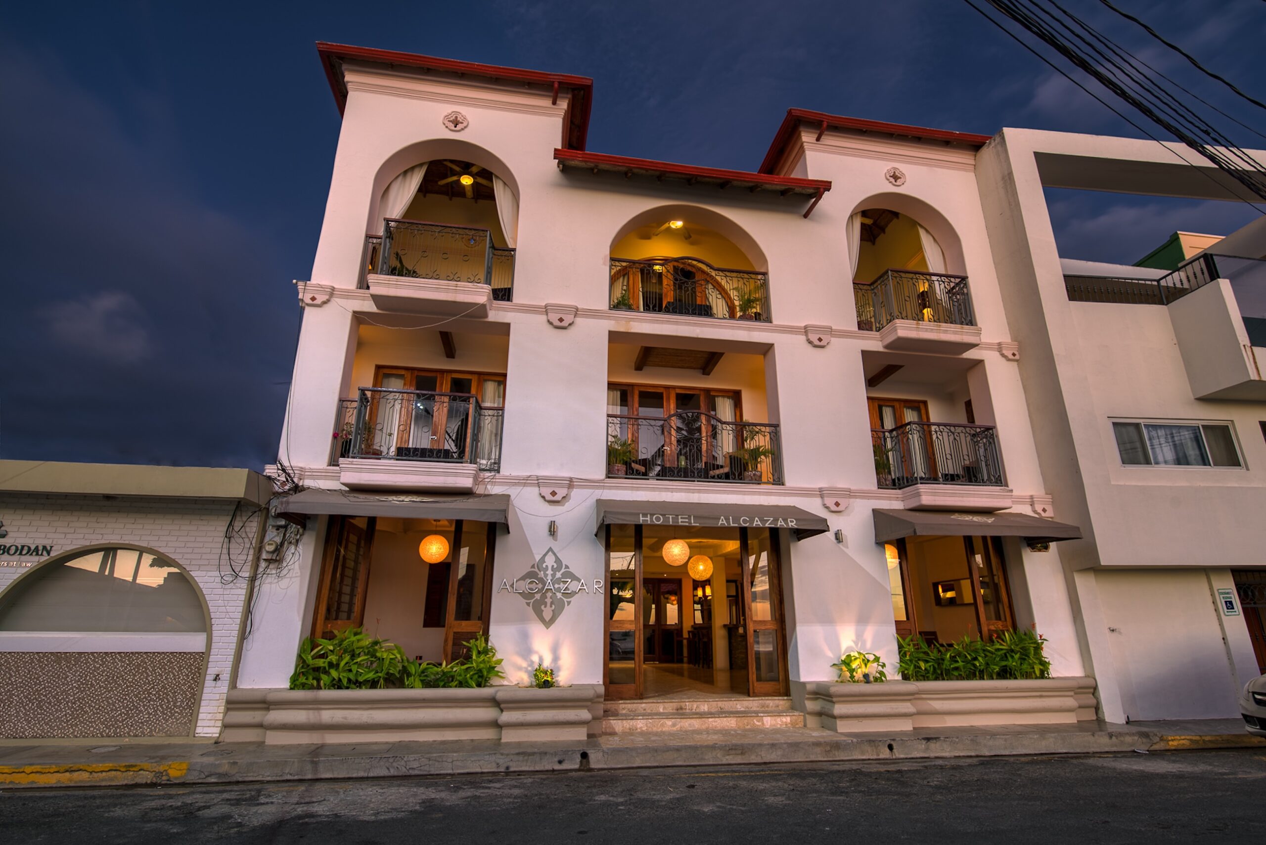 Beachfront-Hotel-Alcazar-Facade
