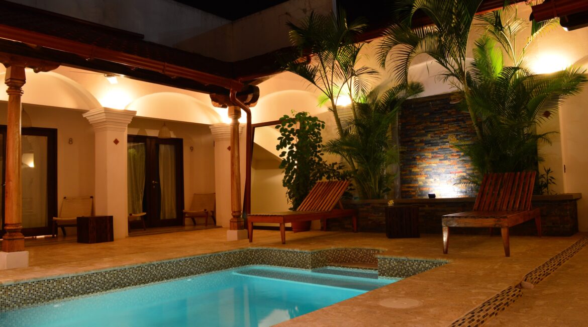 Beachfront-Hotel-Pool-lit-at-night
